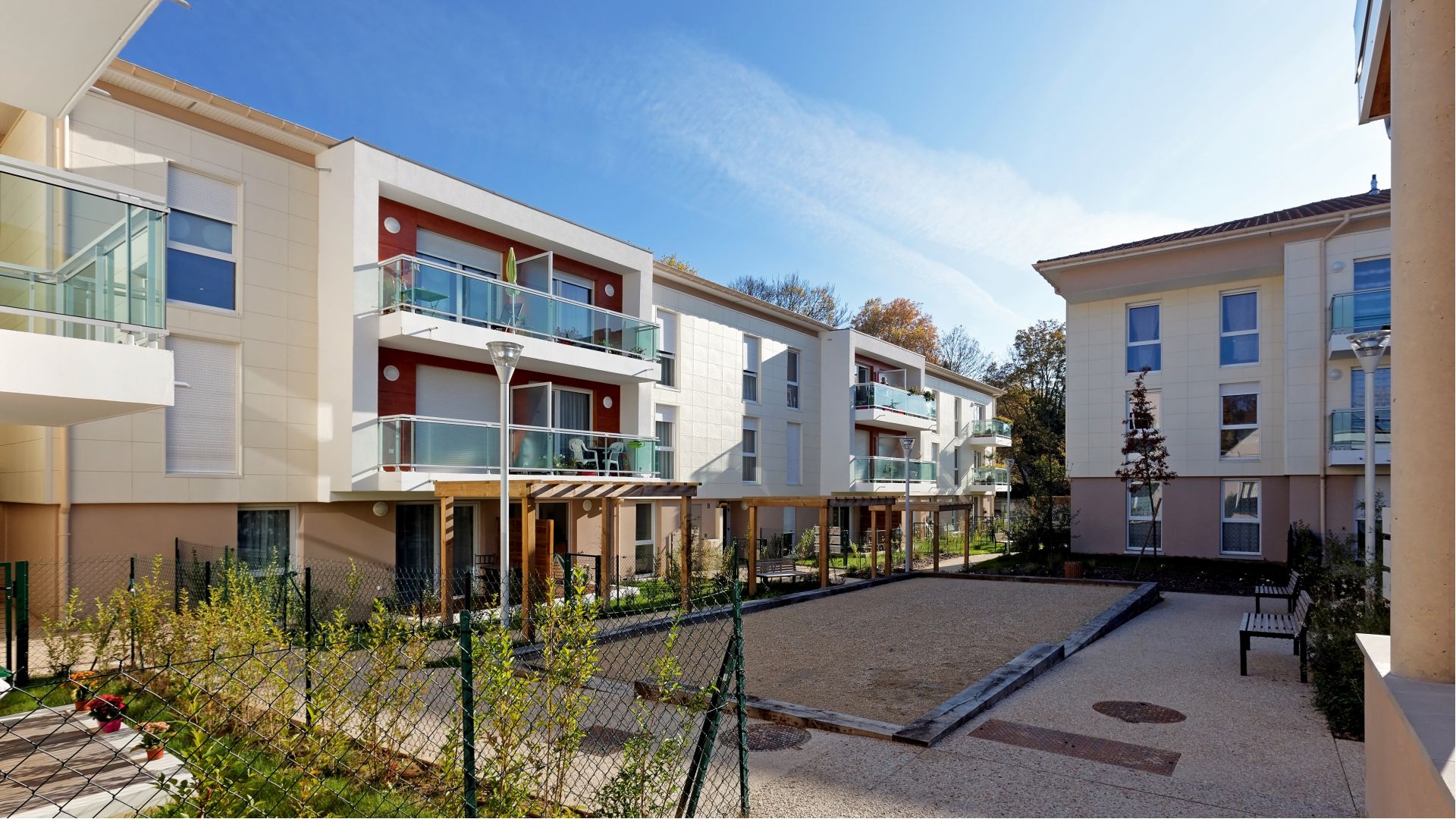 Greencity Immobilier - Résidence Les Patios d'Or de Montlignon - 95680 Montlignon - Résidence séniors  